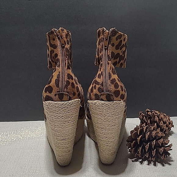Sz 9/10 Rue21 Animal Print wedges - Picture 3 of 7